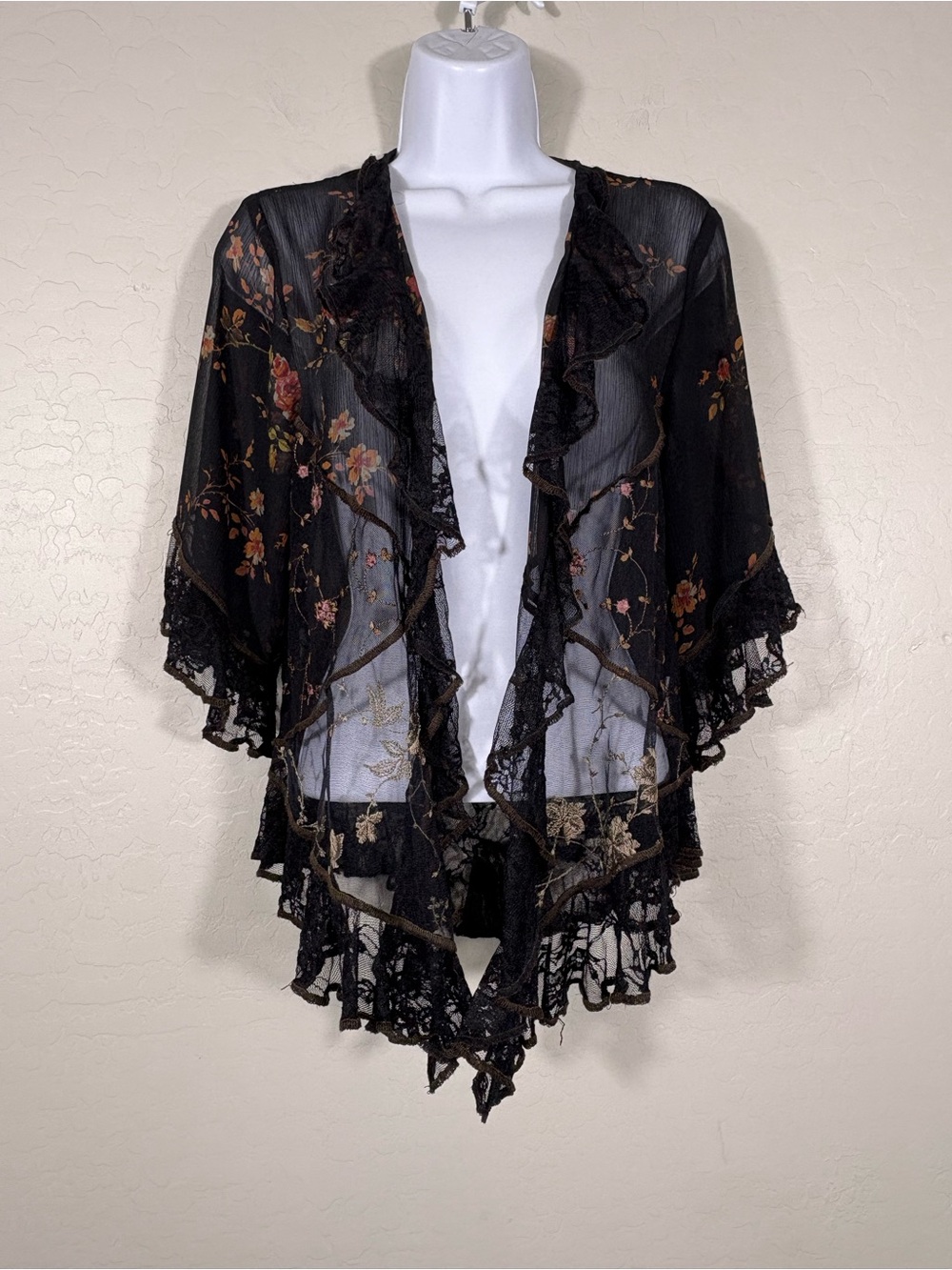 Vintage 90’s Y2K Spencer Alexis lace floral whimsigoth Romantic Cardigan Small